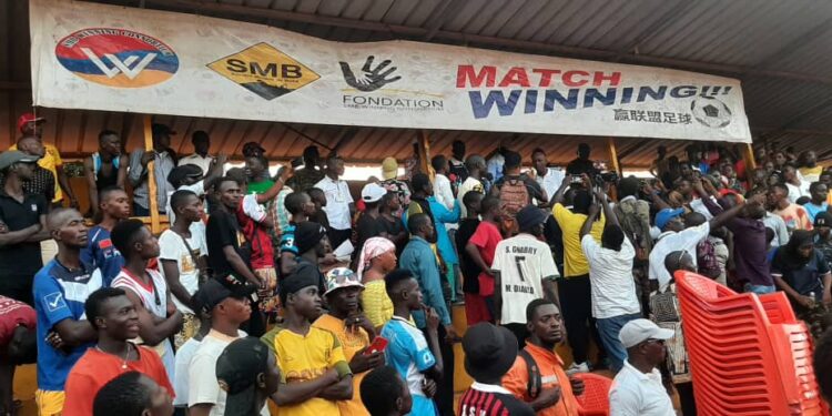 SMB-WINING : La finale du tournoi de foot-ball mobilise les « amis du cuir rond » en apothéose.
