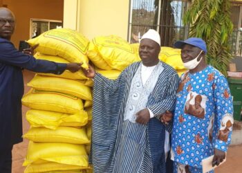 Boké-Religion: Le président Mamadi Doumbouya offre 100 sacs de riz à la communauté chrétienne 