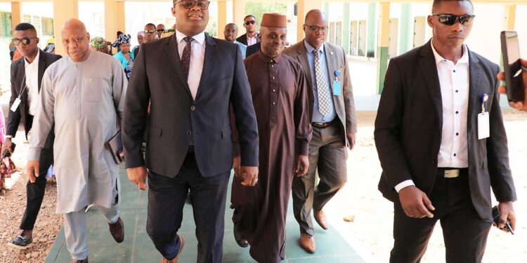 Dialogue politique : le Premier ministre, Chef du Gouvernement rencontre les forces vives