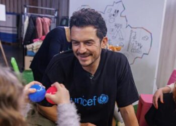 L’acteur Orlando Bloom, ambassadeur de l’UNICEF, en visite auprès des enfants d’Ukraine