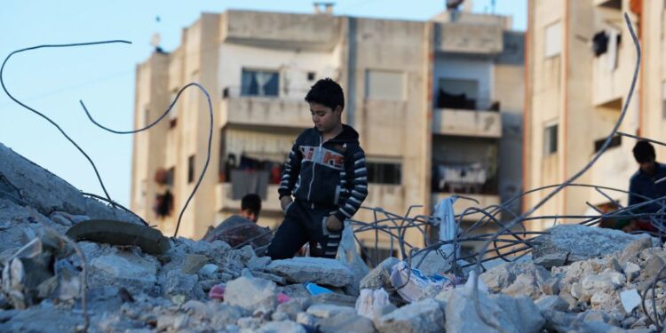 Séismes en Türkiye et Syrie : des centaines de milliers de travailleurs en chômage partiel