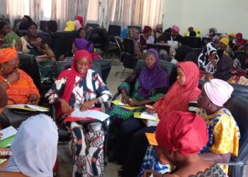 Boké-Société: 150 femmes et jeunes en formation sur l’égalité de genre, droits des femmes, la citoyenneté, la prévention et la gestion des conflits, la prise de parole et le développement personnel
