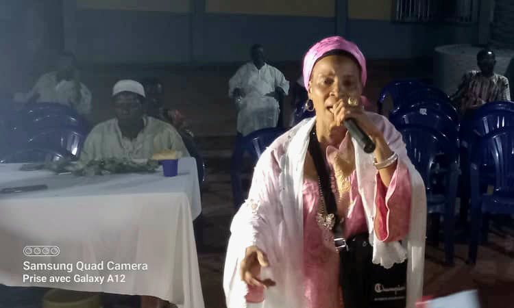 Célébration de la nuit du destin à Boké: Une chanteuse des cantiques religieuses fait couler des larmes