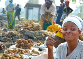 Il faut mettre fin aux récits alarmistes sur la croissance démographique, selon l’UNFPA