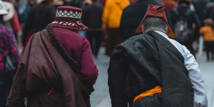 Chine : les programmes de « formation professionnelle » au Tibet comportent un risque de travail forcé (experts)