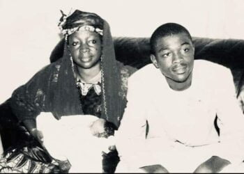 Boké-Société: Oumar Sylla, Foniké Menguè sur la tombe de sa mère, Dian Walya