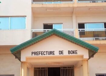 Boké-Incendie: Une boutique d’alimentation générale partie en flamme au marché hangar, les dégâts sont énormes (Constat)