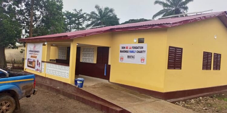 Humanitaire : la fondation Makongo Family Charity reconstruit et équipe le poste de santé de Mongo