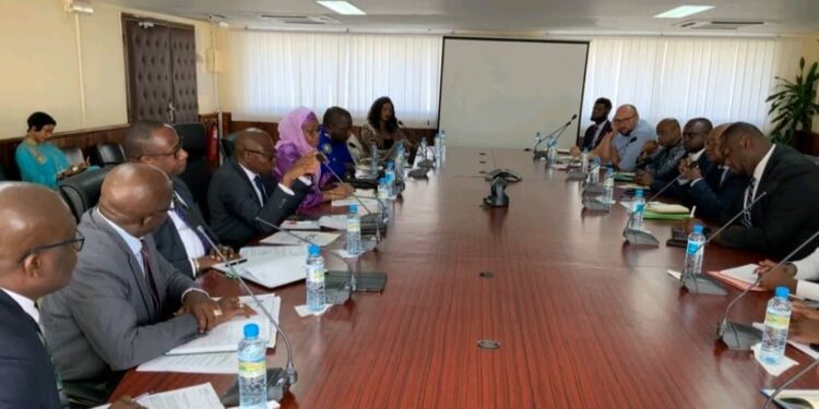 Guinée: La BCRG confère avec les acteurs miniers autour du rapatriement des 50% des produits d’exportation dont ceux des sociétés minières