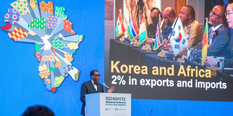 OMMUNIQUE DE PRESSE   L’Afrique est le premier marché frontière avec un énorme potentiel inexploité, dit Akinwumi Adesina, aux investisseurs coréens