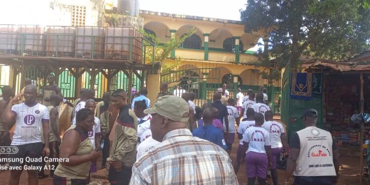 Boké-Economie: La Société UMS offre des machines pour la fabrication de briques et de dallettes à sept (07) groupements de la région