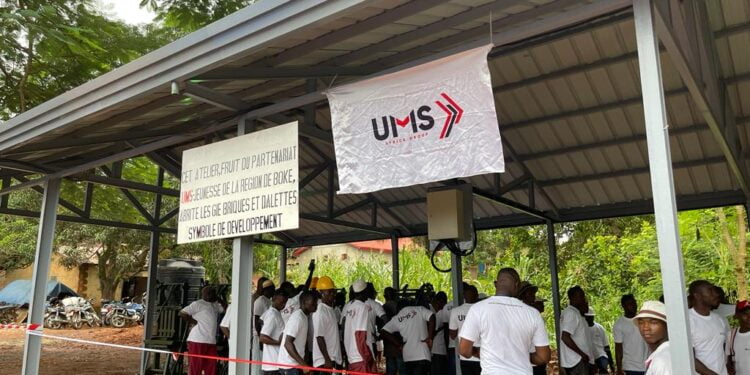 Boké-Economie: La Société UMS offre des machines pour la fabrication de briques et de dallettes à sept (07) groupements de la région