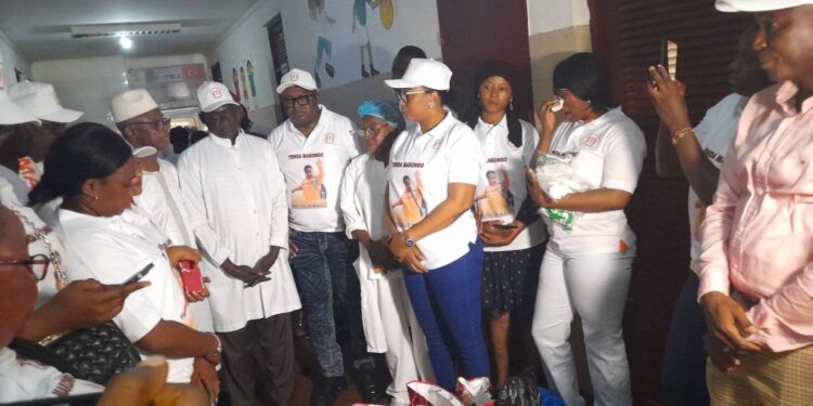 Conakry/ Un an d’existence: La fondation Makongo Family Charity au chevet des démunis à l’hôpital Ignace Deen