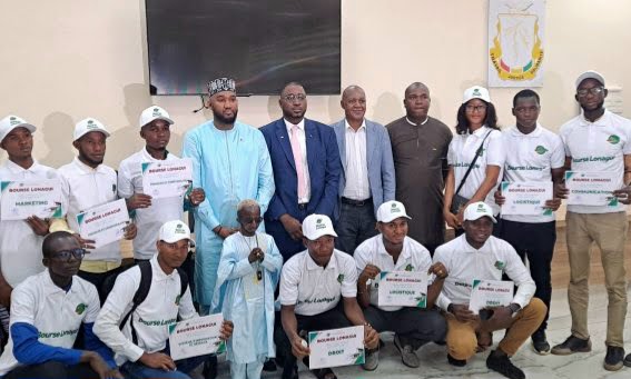 Humanitaire-Éducation: la Lonagui apporte main forte au secteur de l’éducation en octroyant dix bourses d’études de master à des jeunes guinéens