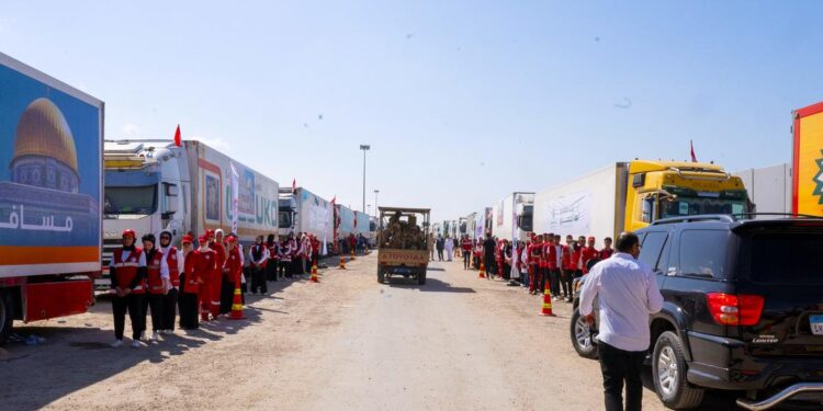 Plus de 30 camions d’aide humanitaire ont pu entrer à Gaza dimanche, mais ce n’est pas suffisant