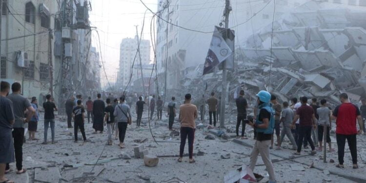 Inquiétudes sur le sort de plusieurs hôpitaux touchés par des raids à Gaza