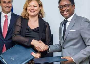 Ministère Enseignement Technique : Alpha Bacar Barry signe une lettre d’entente avec l’Union européenne dont montant de 26,5 millions d’euros