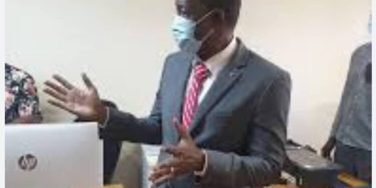 Mines : quand le ministre Mousssa Magassouba courbe l’échine pour quémander 2 millions de dollars à CIMAF