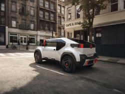 COMMUNIQUE DE PRESSE L’équipe de design Citroën remporte trois prix aux Car Design News People Awards 2023 pour son concept-car OLI