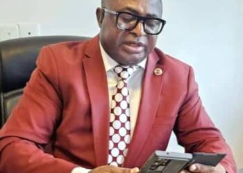 NOEL 2023 : DR DAVID MAKONGO VOUS SOUHAITE TOUT LE BONHEUR AUX GUINÉENS