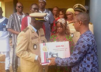 Boké-Administration: Des matériels bureautiques pour les 5 directions prefectorales de la PFE-PV de la région