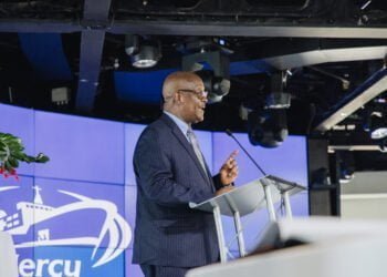 EDITORIAL  Transformer les soins de santé en Sierra Leone : La vision d’une chirurgie sûre et abordable (Par Austin Demby, Ministre de la santé du gouvernement de la Sierra Leone)