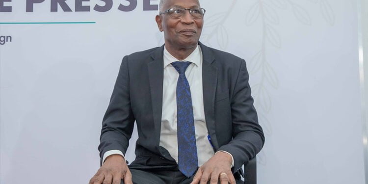 LE PREMIER MINISTRE, AMADOU OURY BAH, A PIED D’ŒUVRE POUR RESOUDRE LA CRISE ENERGETIQUE