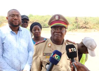 Boké-Infrastructures : Le préfet sur le chantier de construction de la route Boké-Kébo