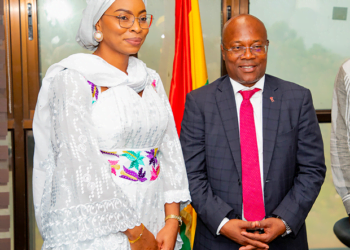 MINISTÈRE DES POSTES, DES TÉLÉCOMMUNICATIONS ET DE L’ÉCONOMIE NUMÉRIQUE PASSATION DE SERVICES ENTRE MONSIEUR OUSMANE GAOUAL DIALLO, MINISTRE SORTANT ET MADAME ROSE POLA PRICÉMOU, MINISTRE ENTRANT