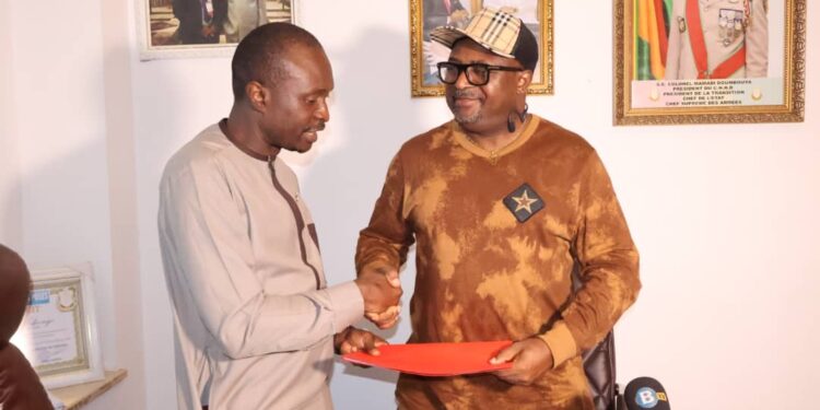 Edition de livre :  Bientôt la version française de ‘’la victoire de David sur Goliath’’ de Dr Makongo