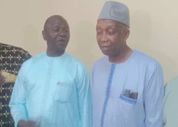 Ministère des Mines et de la Géologie : le ministre Bouna Sylla échange avec le personnel de son département