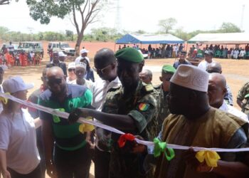 Boké: La Fondation Wazni et UMS célèbrent l’achèvement du grand plan de rénovation des 11 écoles primaires de la Commune urbaine