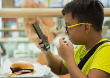 Europe : l’obésité chez les enfants et ados aggravée durant la pandémie de Covid-19