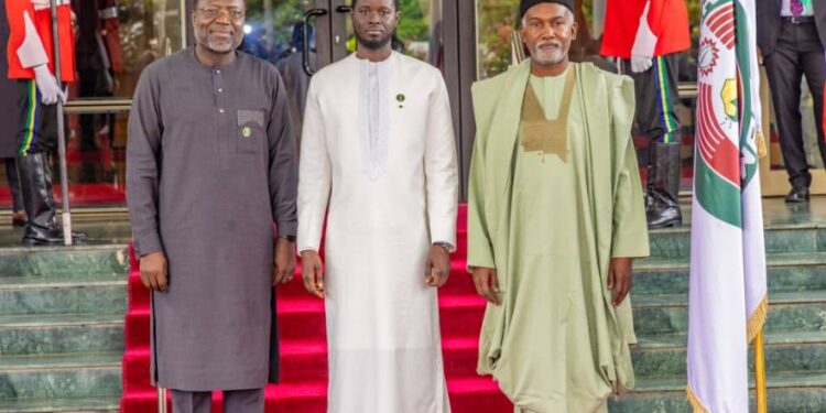 Risque de déchirure en Afrique de l’Ouest: La Cédéao désigne un facilitateur appelé Bassirou Diomaye Faye