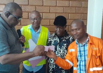 Boké-Mines: La SMB paie plus d’un millairf GNF de redevances minières aux collectivités de Boké et Télimélé