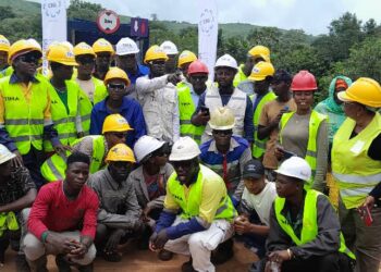 Boké-Infrastructures: La CBG remet en service la passerelle métallique à Kéwéwol ( Sangarédi)