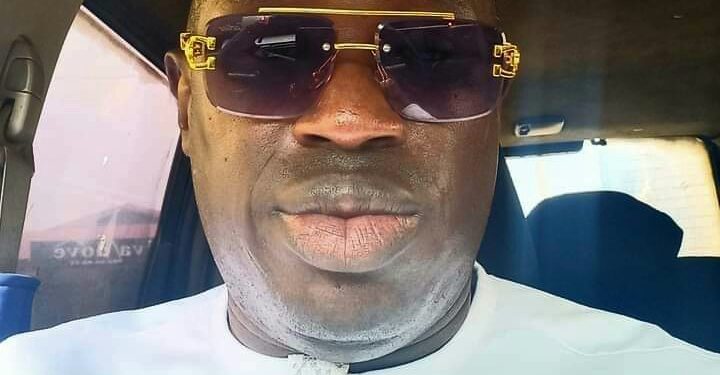 Yakhoumba Sekou Camara, vice-président de l’Union Nationale des Artistes et Musiciens de Guinée, présente des excuses officielles à la SOGEAC