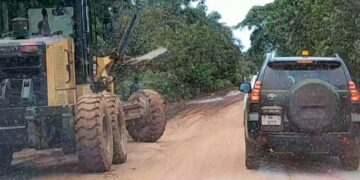 Boké-Infrastructures: Le gouverneur s&rsquo;implique dans le bouchage des trous béants sur l&rsquo;axe Boké-Kitaly