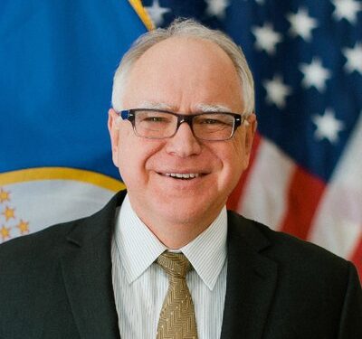 Tim Walz : L’Art de la Simplicité au Service de la Politique
