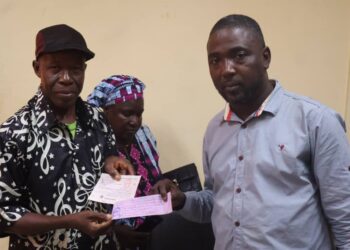 Boké-Santé : Remise de kits de césarienne et d’accouchement à l’Hôpital régional