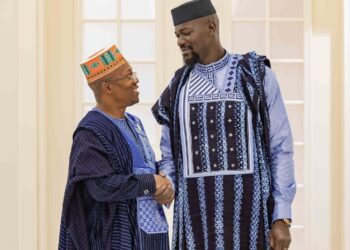 Bilan des 3 ans du CNRD, disparition des activistes, éventuelle candidature du Général Doumbouya, Ousmane Gaoual Diallo et Gl Amara Camara face à la presse