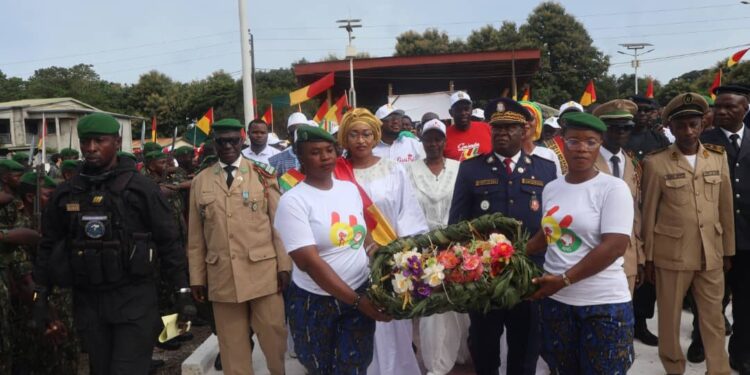 Boké-An 66 de l’indépendance nationale: Le DG de l’ANAIM offre un lot de T-shirts à la population