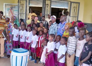 Boké-Education: Le Ministère de la PFE-PV offre 504 kits scolaires aux enfants vulnérables