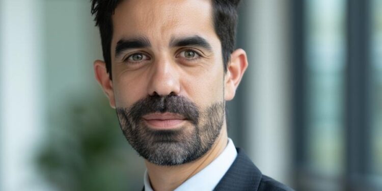 Directeur de stratégie d’APO Group, João Marques, nommé conseiller stratégique de Decarb.earth pour soutenir l’expansion des projets d’énergie renouvelable en Afrique