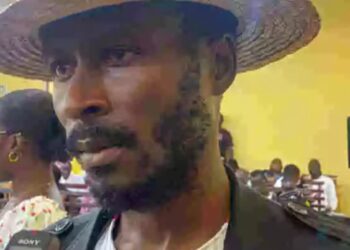 Le Syndicat des Professionnels de la Presse de Guinée (SPPG) condamne l’agression du journaliste Bakary Gamalo Bamba par le président de la CRIEF