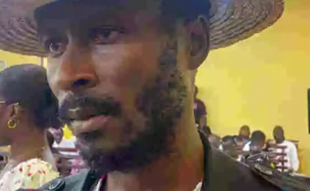 Le Syndicat des Professionnels de la Presse de Guinée (SPPG) condamne l’agression du journaliste Bakary Gamalo Bamba par le président de la CRIEF