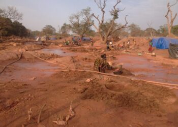 Le Gouvernement guinéen lève la suspension de l’exploitation artisanale des matières précieuses (Officiel)