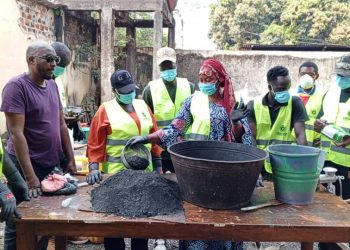 Boké-Métiers: L’ONFPP initie 100 jeunes et femmes aux techniques de production du charbon écologique