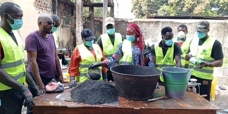 Boké-Métiers: L’ONFPP initie 100 jeunes et femmes aux techniques de production du charbon écologique