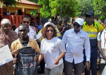 Boké-Education: La Fondation Wazni et le Groupe UMS offrent des kits scolaires aux élèves des 12 écoles rénovées